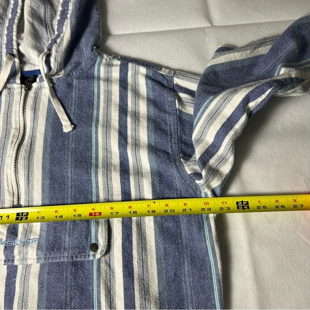 Quiksilver‎ Blue and White Striped Men's Sweater